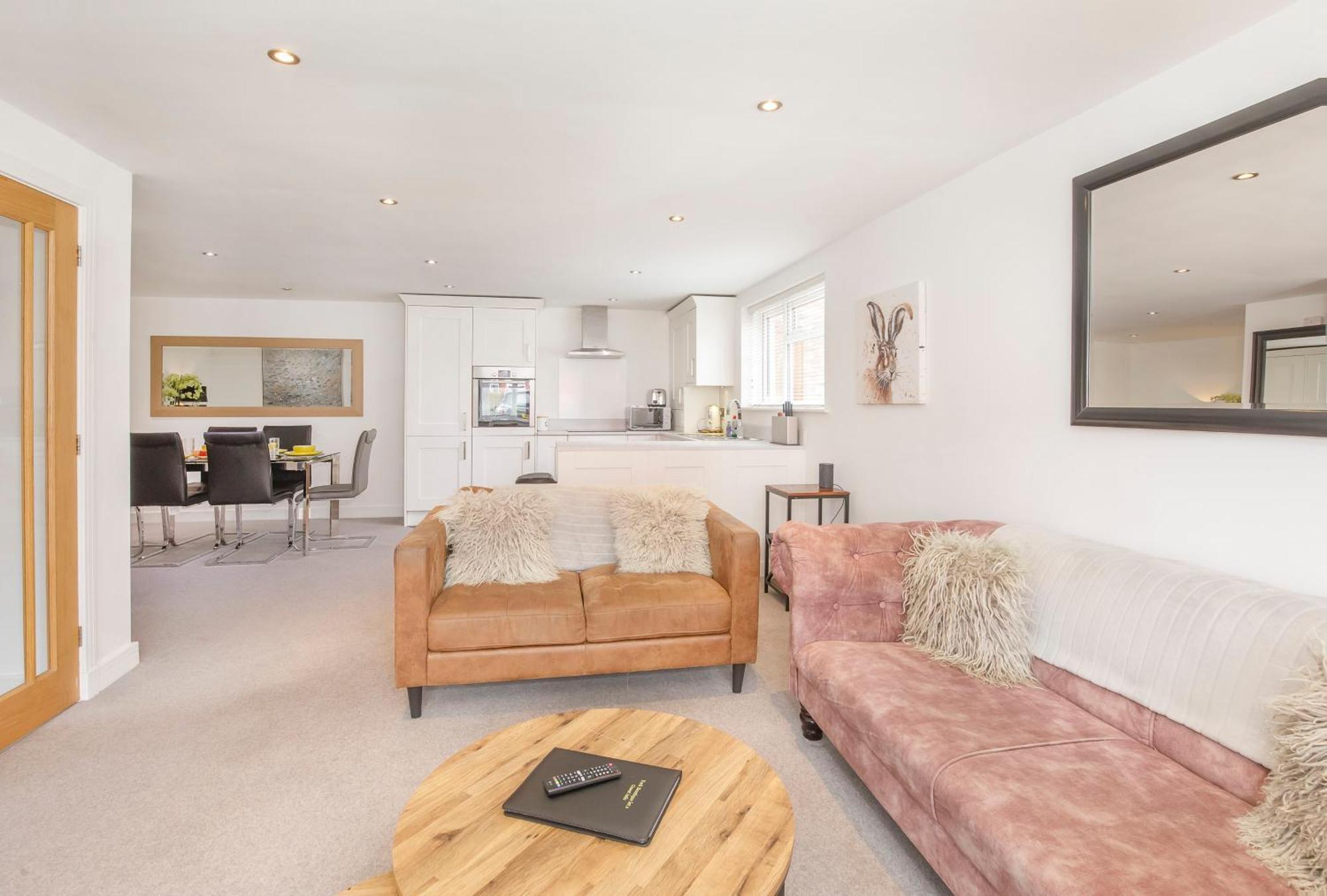 White House Apartments-Free Parking 1 Car Per Apartment York Buitenkant foto