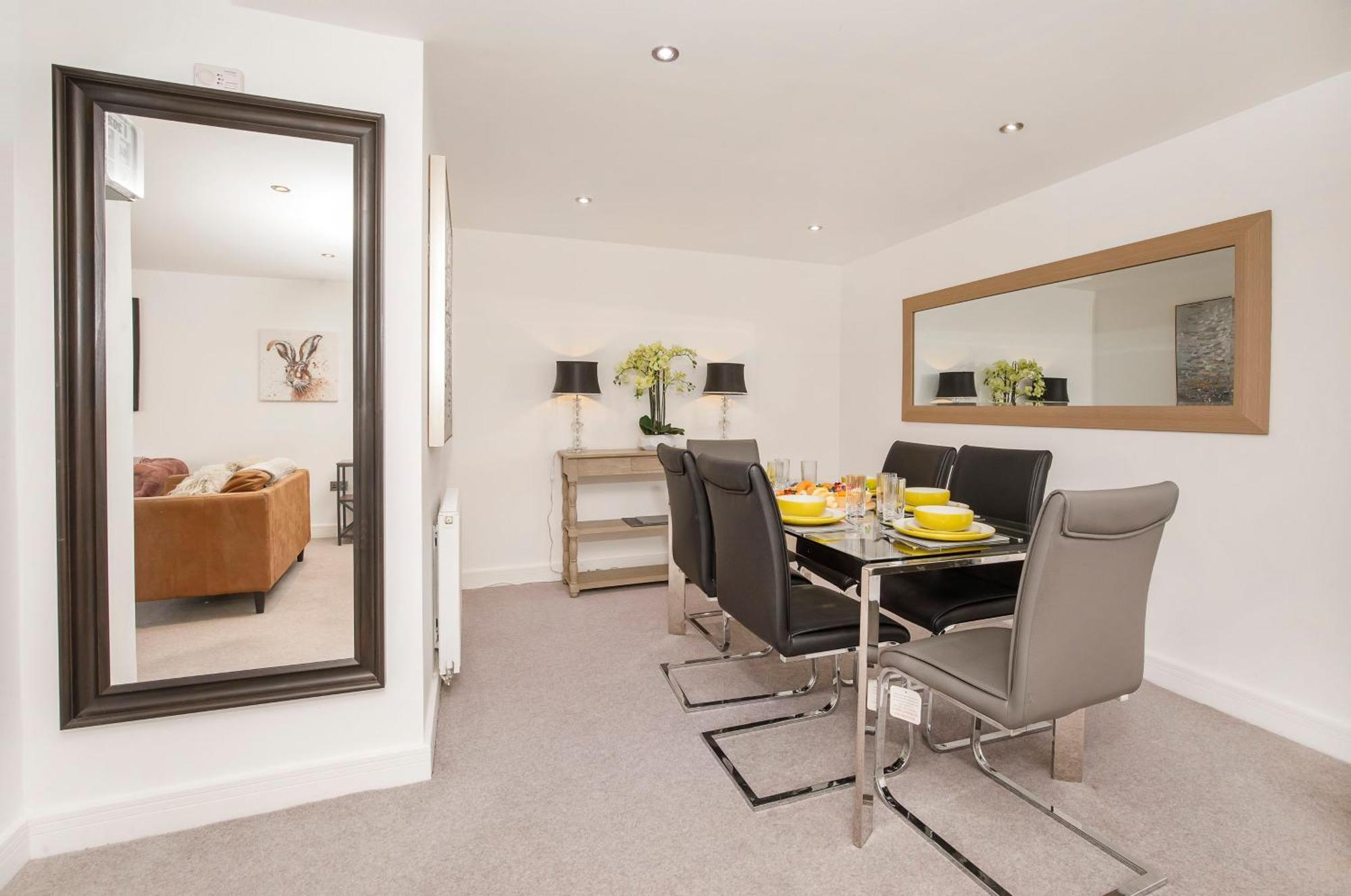 White House Apartments-Free Parking 1 Car Per Apartment York Buitenkant foto
