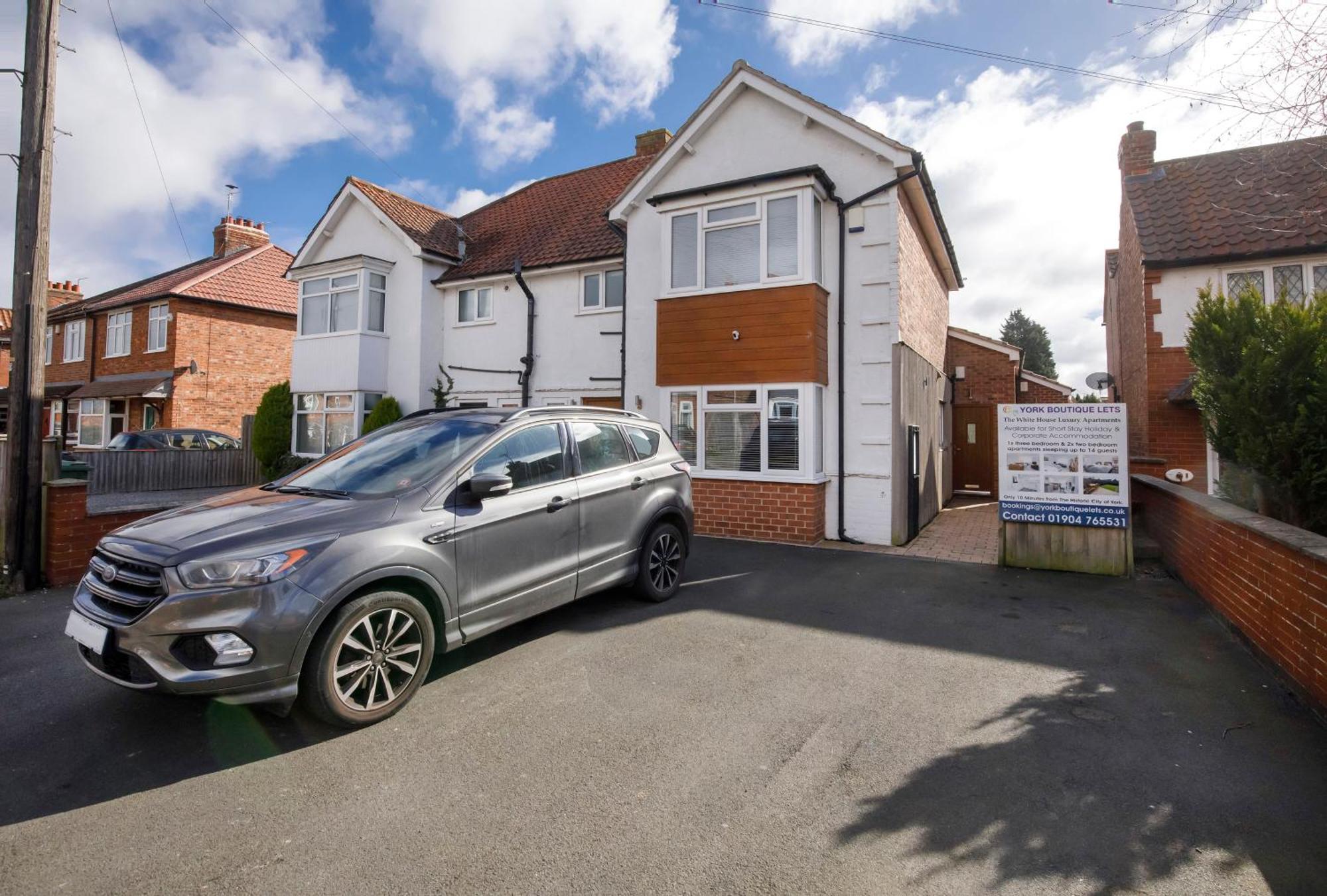 White House Apartments-Free Parking 1 Car Per Apartment York Buitenkant foto