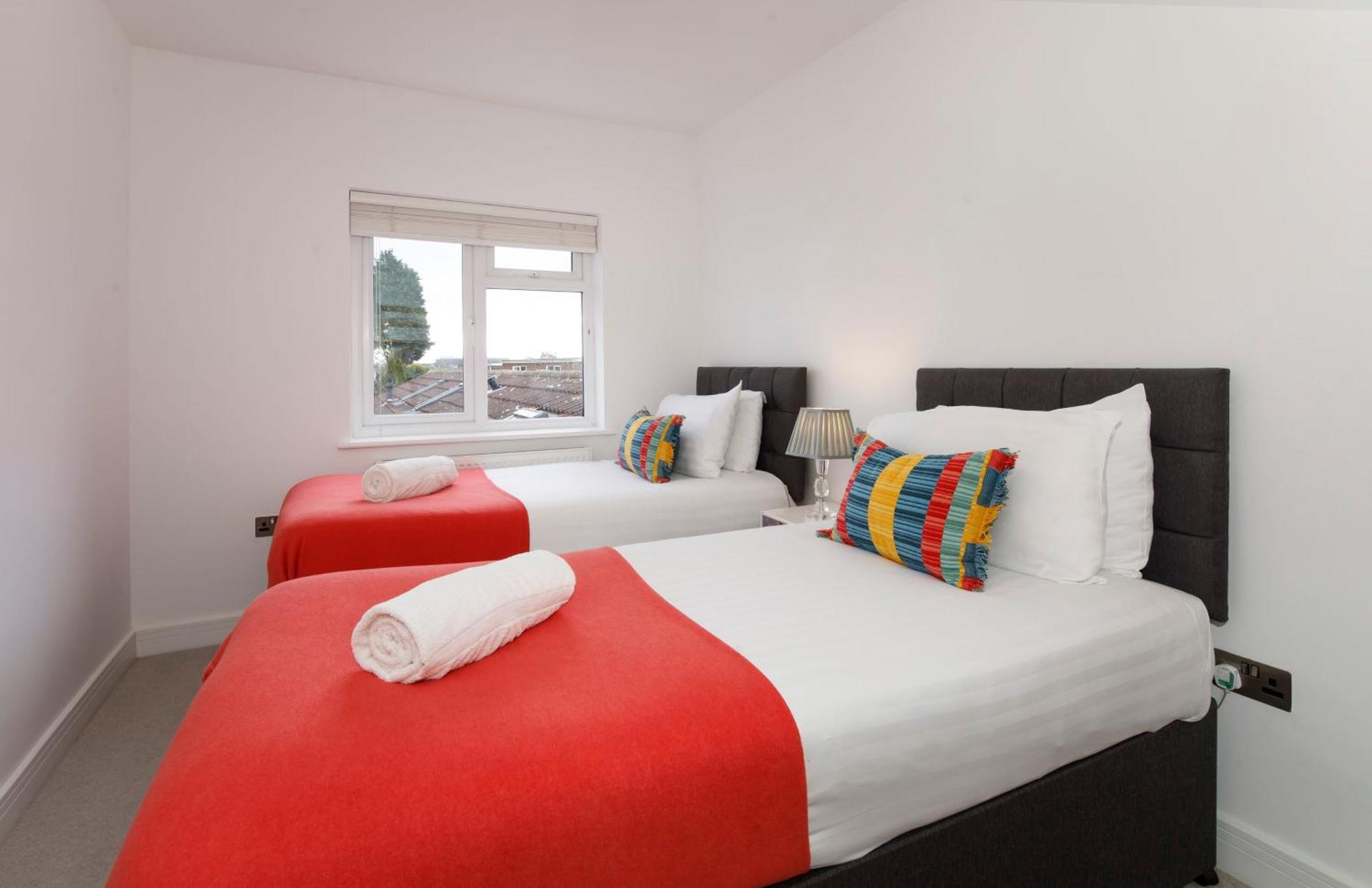 White House Apartments-Free Parking 1 Car Per Apartment York Buitenkant foto
