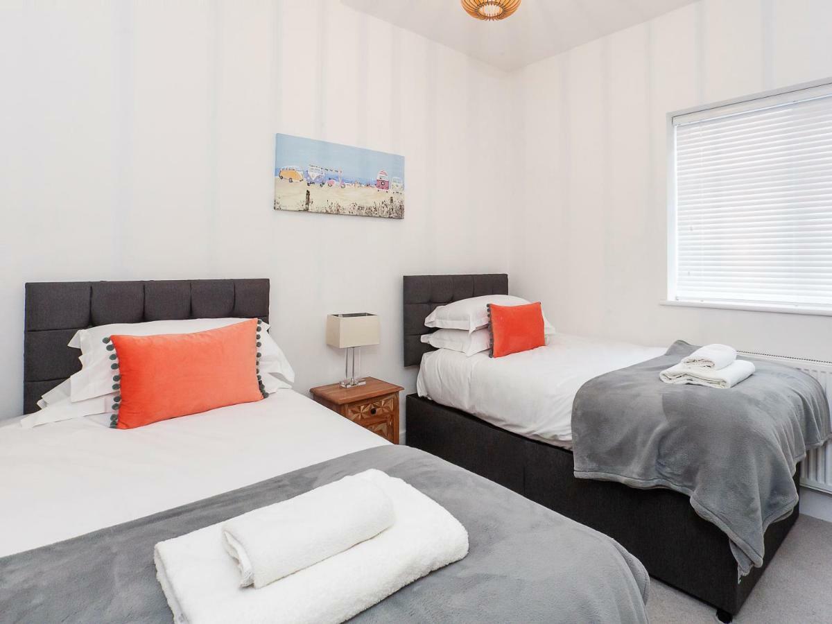 White House Apartments-Free Parking 1 Car Per Apartment York Buitenkant foto